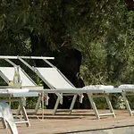 וילה Mavrades