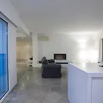 Mavrades וילה