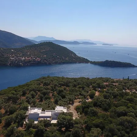 Mavrades Villa *