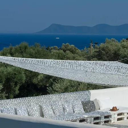 Mavrades Villa