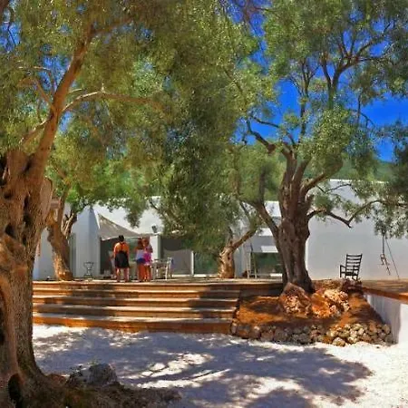Villa Mavrades *